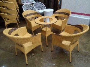 Bàn ghế nhựa giả mây cần thanh lý