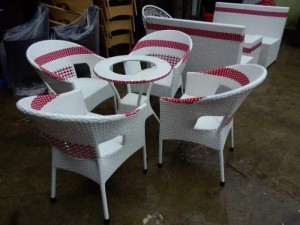 Bàn ghế nhựa giả mây cần thanh lý