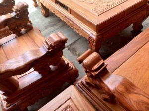 Bộ bàn ghế phòng khách nghê đỉnh tay 14 gỗ hương đá