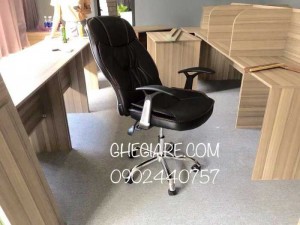 Ghế giám đốc màu da đen tay T ngã lưng