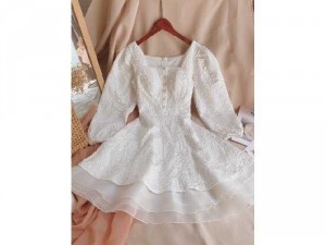 Đầm váy nữ trắng xòe tầng cổ vuông TKN