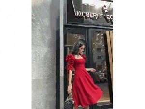 Đầm váy nữ đỏ xòe cổ vuông tay phồng rút