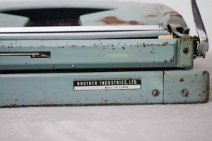 Máy đánh chữ Brother de luxe Nhật Bản thập niên 1960s sử dụng tốt các chức năng