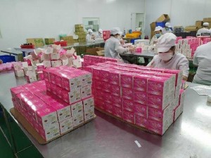 Kem sâm dưỡng trắng da chóng nắng
