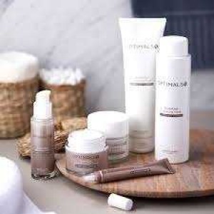 Kem dưỡng sáng và chống nhăn vùng mắt Oriflame Optimals 33226