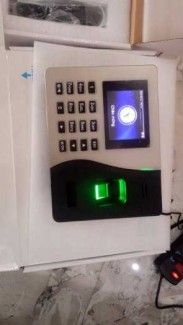 Máy bấm giờ công dấu vân tay và thẻ RJ 2000