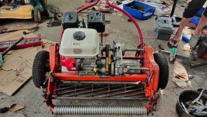 Máy cắt cỏ sân golf honda 4thì