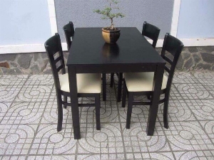 Bàn ghế gỗ phòng ăn giá rẻ HTT001