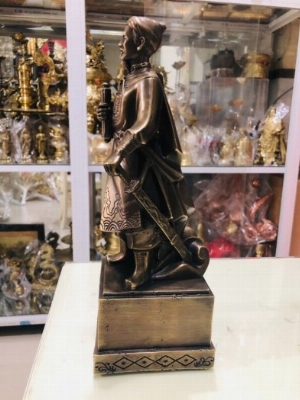 Tượng Trần Quốc Tuấn nâu cao 31cm