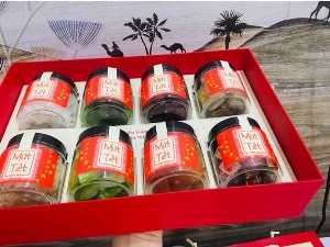 Set mứt TếT Hiện Đại 2021
