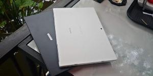 Máy tính bảng Nhật Bản Fujitsu F04H tại Zinmobile