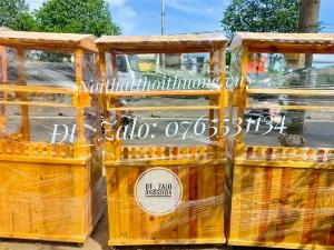 Xe gỗ bán cà phê