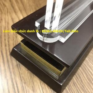 Một số mẫu biển chức danh có giá rẻ tại Hà Nội