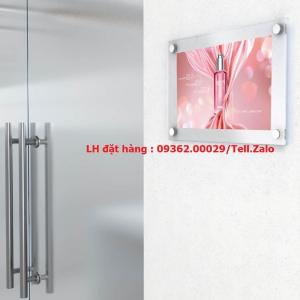 Gia công khung tranh treo tường chất liệu mica