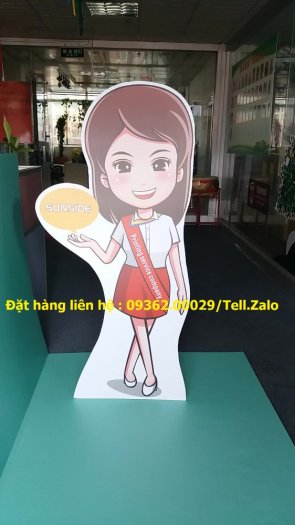 Standee có sẵn tại xưởng trong nhà hoặc ngoài trời