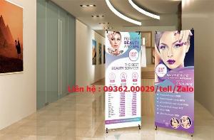 Standee có sẵn tại xưởng trong nhà hoặc ngoài trời