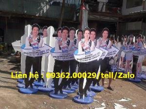 Standee có sẵn tại xưởng trong nhà hoặc ngoài trời