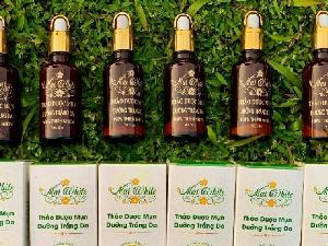 Thảo dược trị mụn dưỡng trắng da.