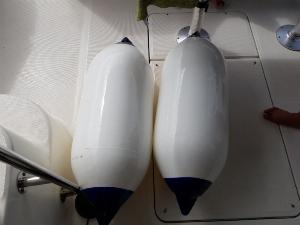 Phao giọt nước chống va