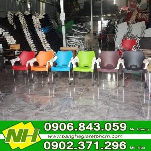 Ghế nhựa lỗ dành cho cafe sản xuất tại xưởng NT Nguyễn hoàng