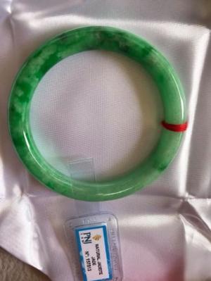 Vòng Cẩm Thạch Đậu Lý Ai 56Mm Vip Mướt Ngọc Lý Bông Đậm Bóng Đẹp