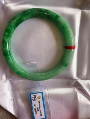 Vòng Cẩm Thạch Đậu Lý Ai 56Mm Vip Mướt Ngọc Lý Bông Đậm Bóng Đẹp