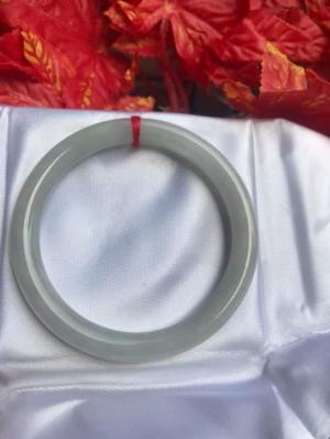 Vòng Tay Đá Cẩm Thạch Mới Trắng 54Mm X Dầy 7,8Mm Màu Trắng Tinh Bóng Đều Cả Vòng