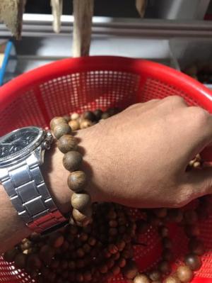 Vòng tay trầm hương tự nhiên