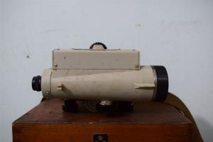 Máy thủy bình Liên Xô 1988