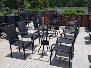 Cần thanh lý gấp 200 ghế ba sô đen giá s