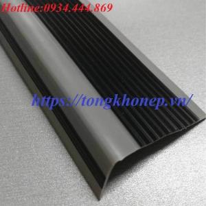 Nẹp Nhựa Chống Trượt Cầu Thang