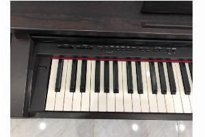 Piano roland HP-230