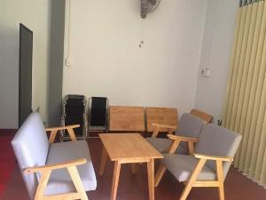 Bộ bàn ghế sofa gỗ cafe phòng lạnh giá rẻ tại xưởng