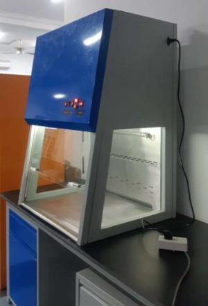 Tủ PCR có gió hoàn lưu qua lọc Hepa