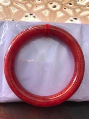 Chiếc Vòng Tay Phong Thủy Đá Cẩm Thạch Cồ Đỏ 56mm màu Đỏ Đậm Đẹp