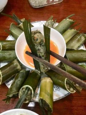 Chả ốc nhồi ống tre nứa 1khay 16-18 ống