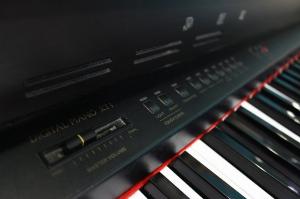 Piano KAWAI RT1