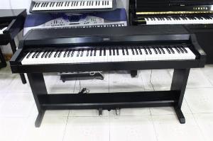 Piano korg c4000
