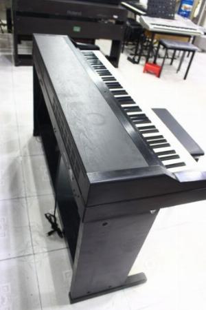 Piano korg c4000