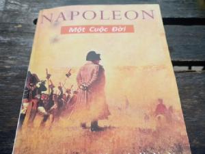 Bán sách Napoleon một cuộc đời
