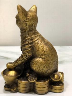 Tượng Mèo ngồi trên kim nguyên bảo (18cm)