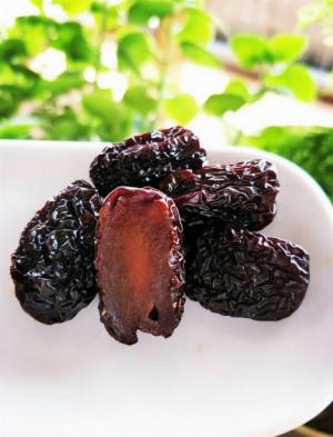 Mứt Táo Đen