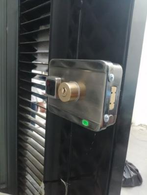 Khóa cổng thẻ từ cho gia đình, nhà trọ