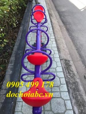 Bập bênh ngoài trời cho bé mầm non