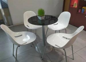 Ghế nhựa đúc cao cấp cứng cáp có nhiều màu
