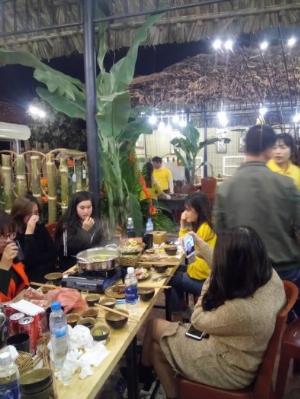 Mẫu trang trí nhà hàng bằng mây tre
