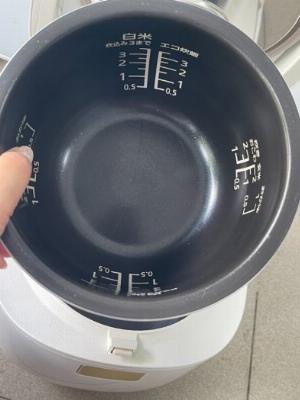 Nồi cơm PANASONIC 0.63L SR-KT069 màn hình cảm ứng và mặt kính sành điệu chuẩn sang trọng luôn nha