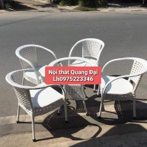 Công ty cần thanh lý nhiều bàn ghế giả mây dùng cho quán cafe
