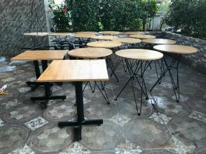 Quầy gỗ tự nhiên bền và rẻ giá tại xưởng