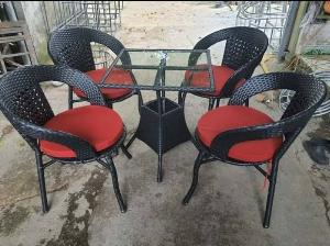 Cần thanh lý sản phẩm bàn ghế nhựa giả mây màu gỗ